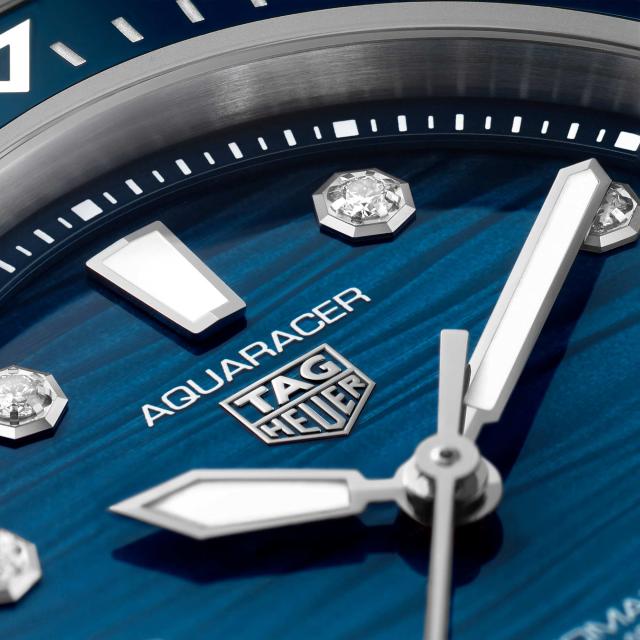 TAG Heuer - TAG HEUER AQUARACER PROFESSIONAL 300 DATE