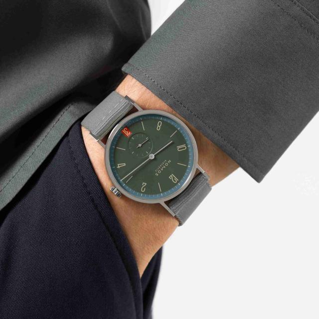 NOMOS Glashütte - Tangente 38 Datum Lakritze 