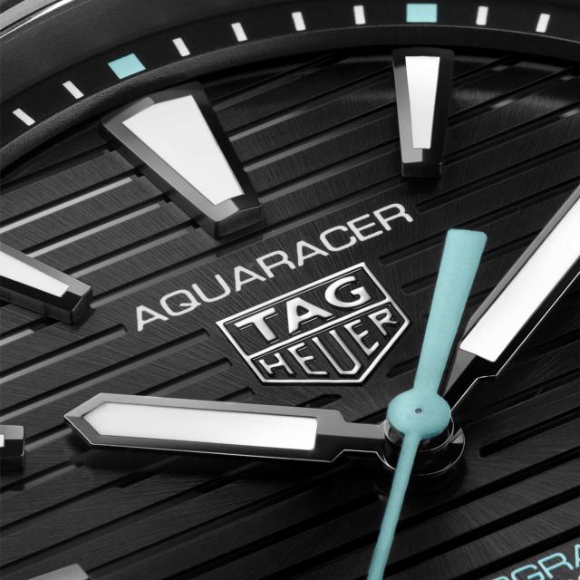 TAG Heuer - Aquaracer Professional 200 Solargraph