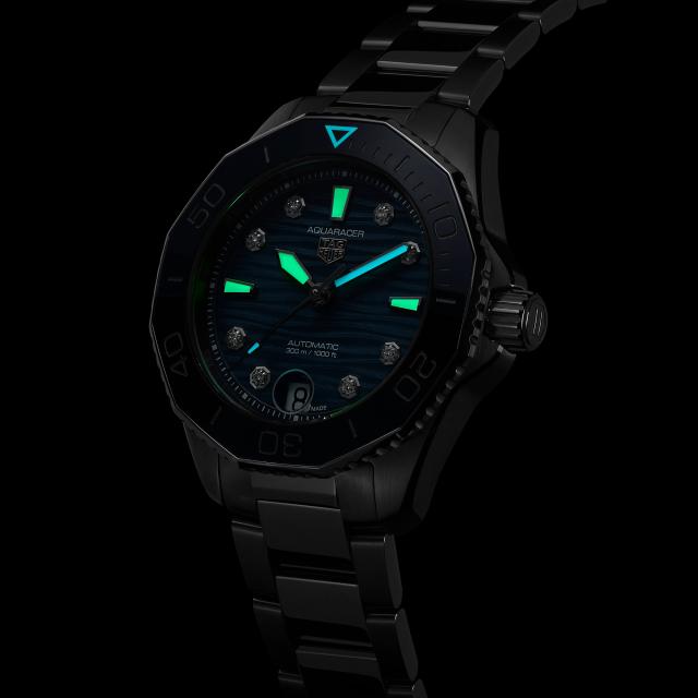TAG Heuer - TAG HEUER AQUARACER PROFESSIONAL 300 DATE