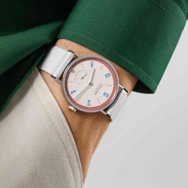 NOMOS Glashütte - Tangente 38 Datum Love 