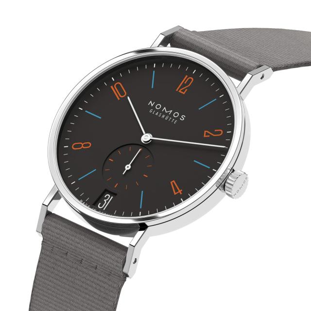 NOMOS Glashütte - Tangente 38 Datum Dunkelbunt 